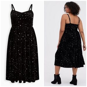 TORRID NWT 00X SKATER MIDI DRESS - VELVET STARS BLACK